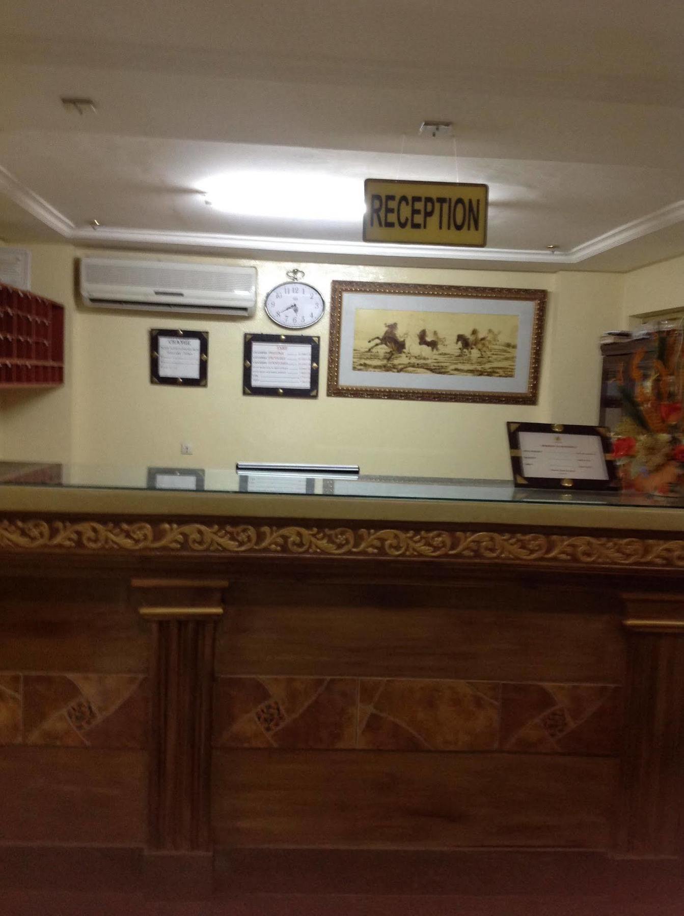 Faso Hotel วากาดูกู ภายนอก รูปภาพ