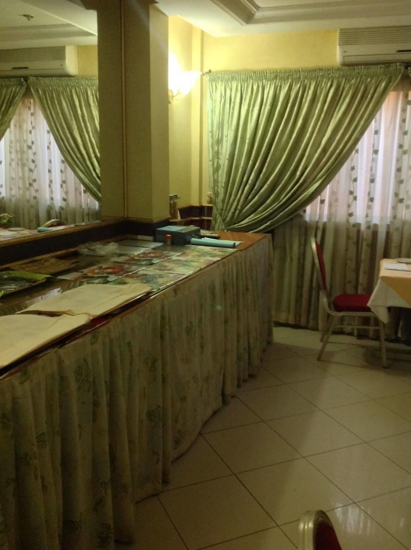 Faso Hotel วากาดูกู ภายนอก รูปภาพ